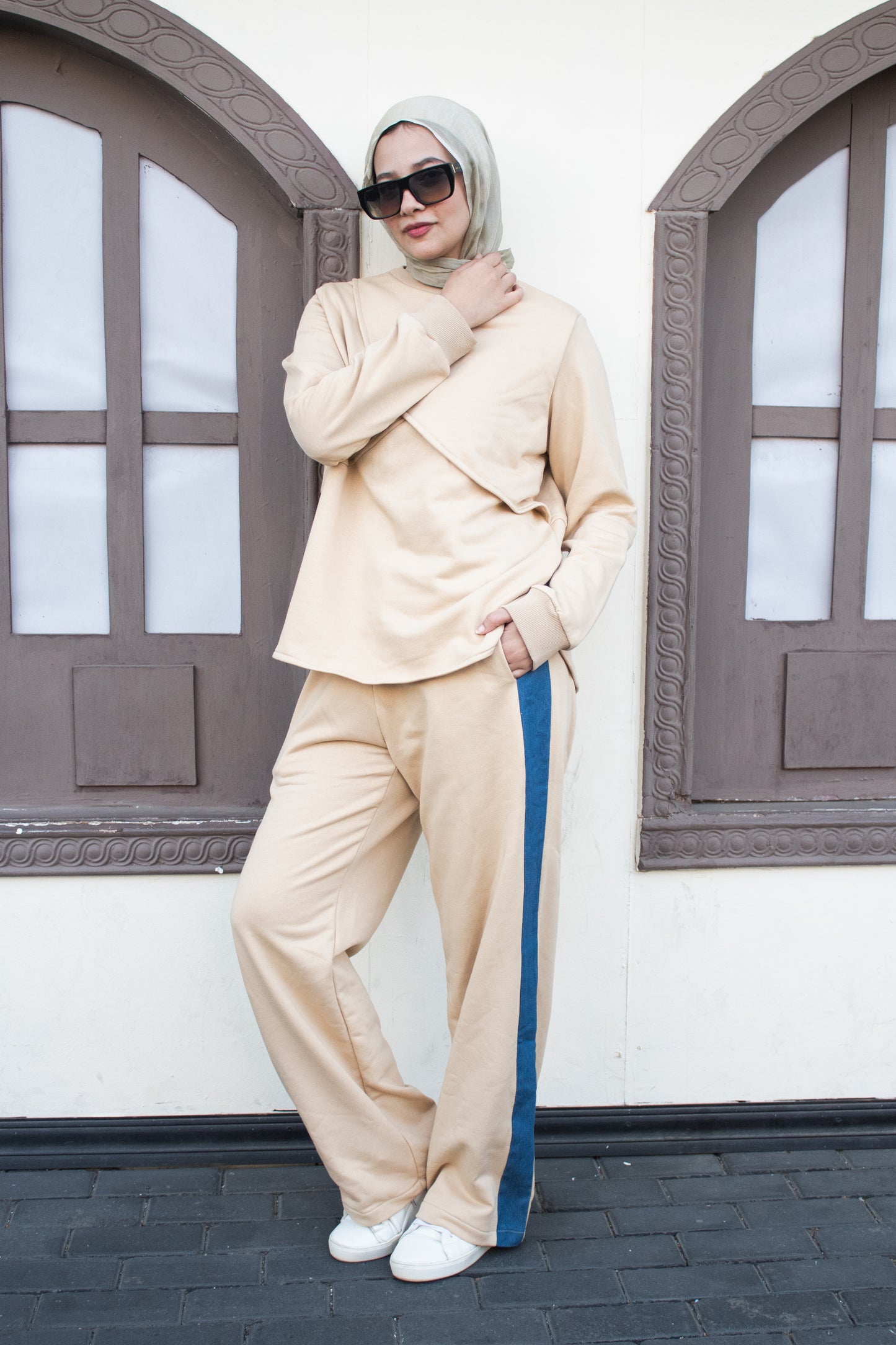 Must have set in light beige