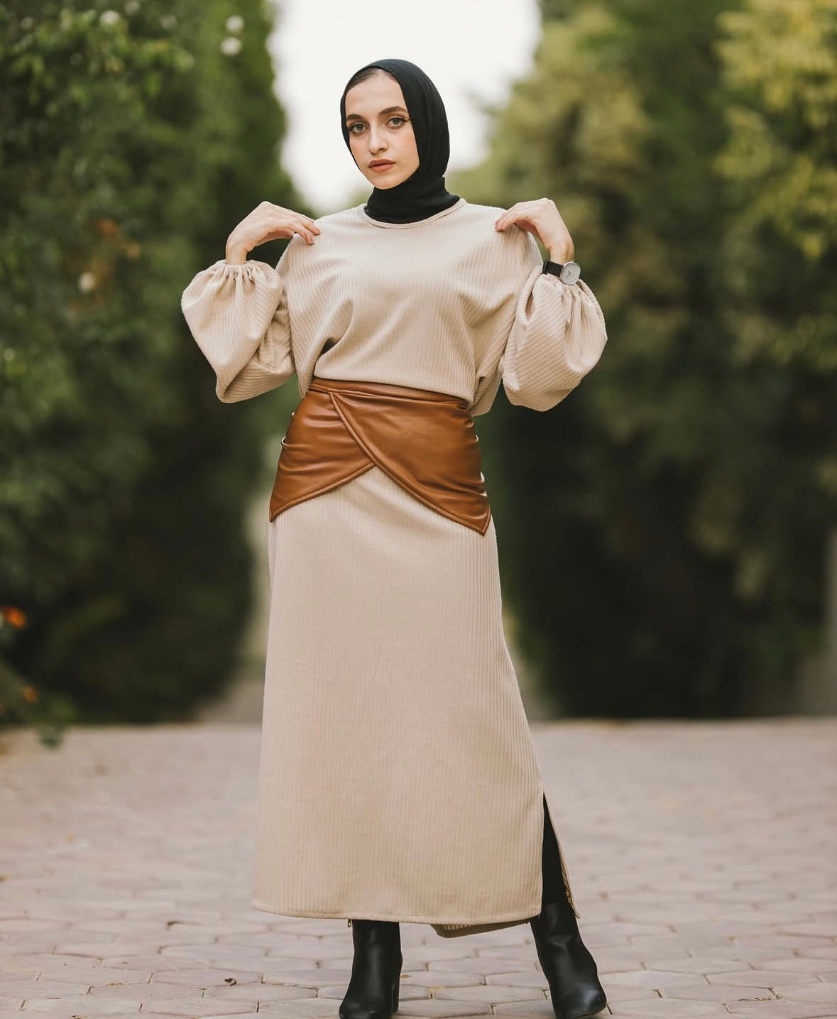 Ribbed dress with camel belt