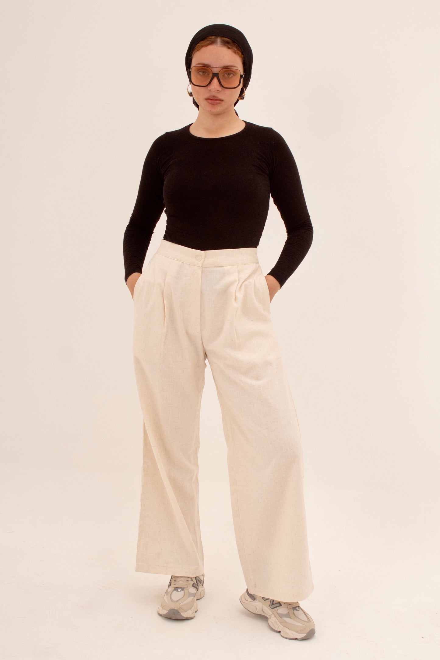 Linen pants in beige