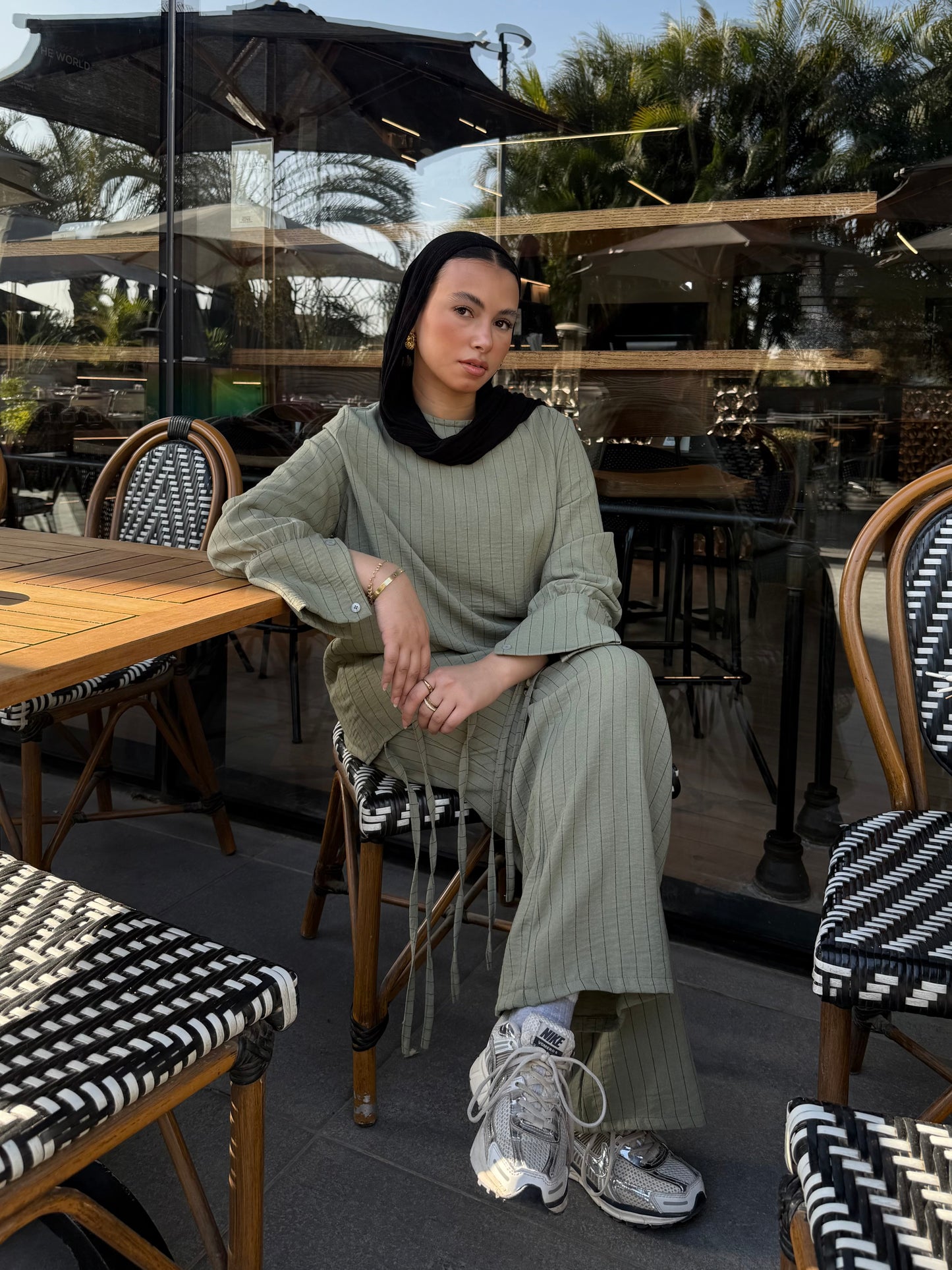 Fringes set in olive