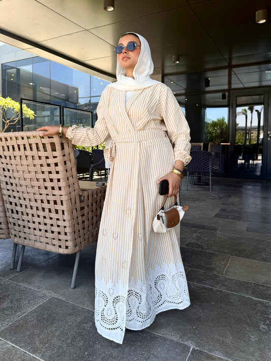 The wrap flow dress in beige 🤍
