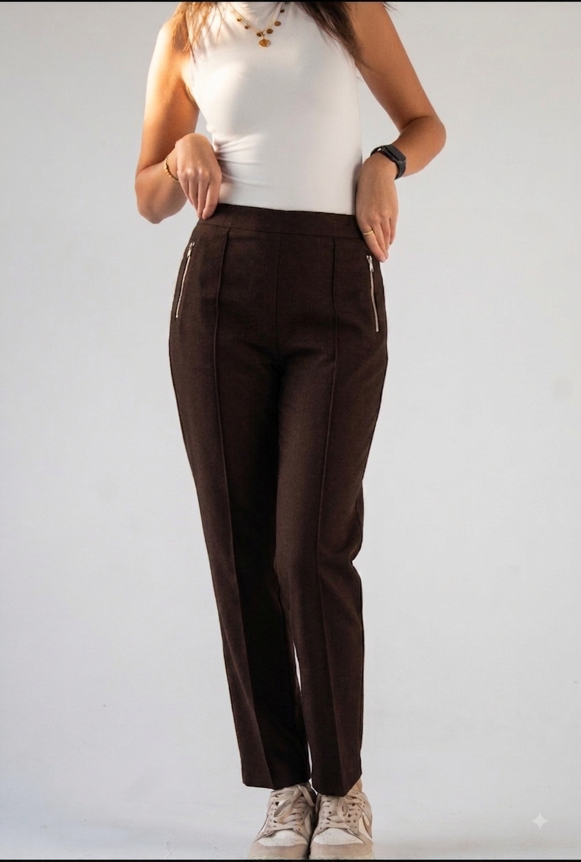 Every day pants in Brown