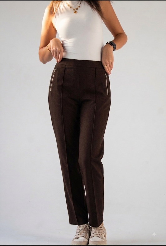Every day pants in Brown